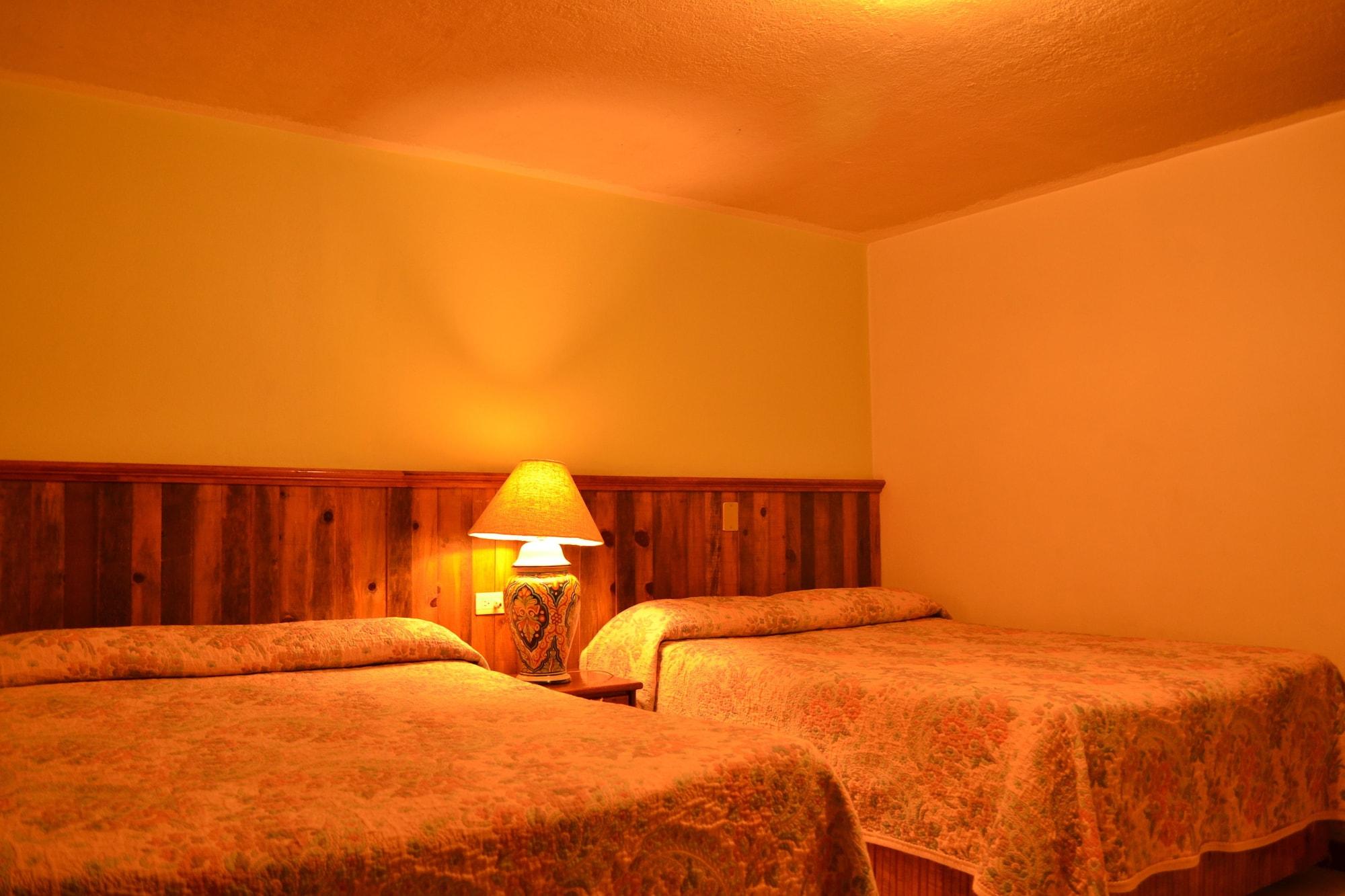 Hotel Posada Del Cobre Креел Екстериор снимка