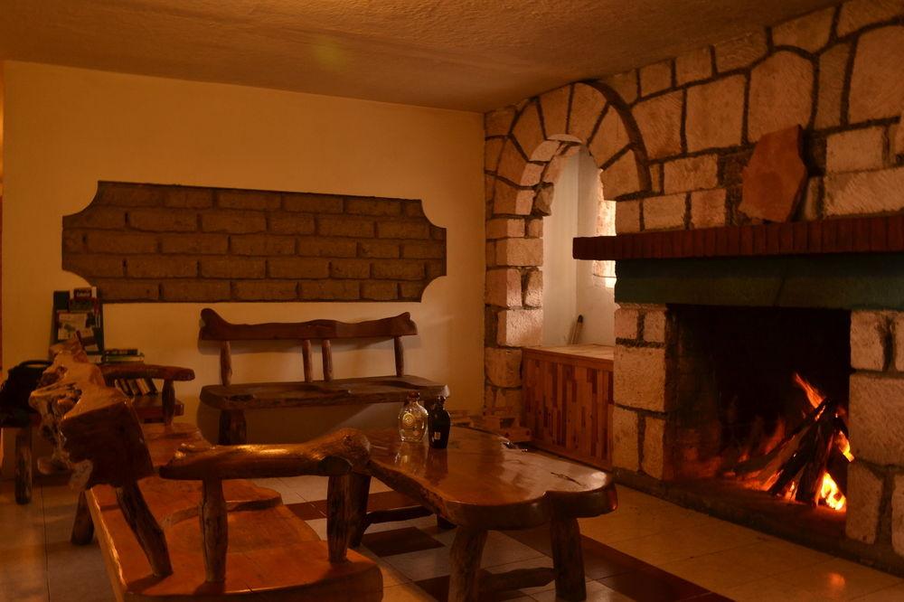 Hotel Posada Del Cobre Креел Екстериор снимка