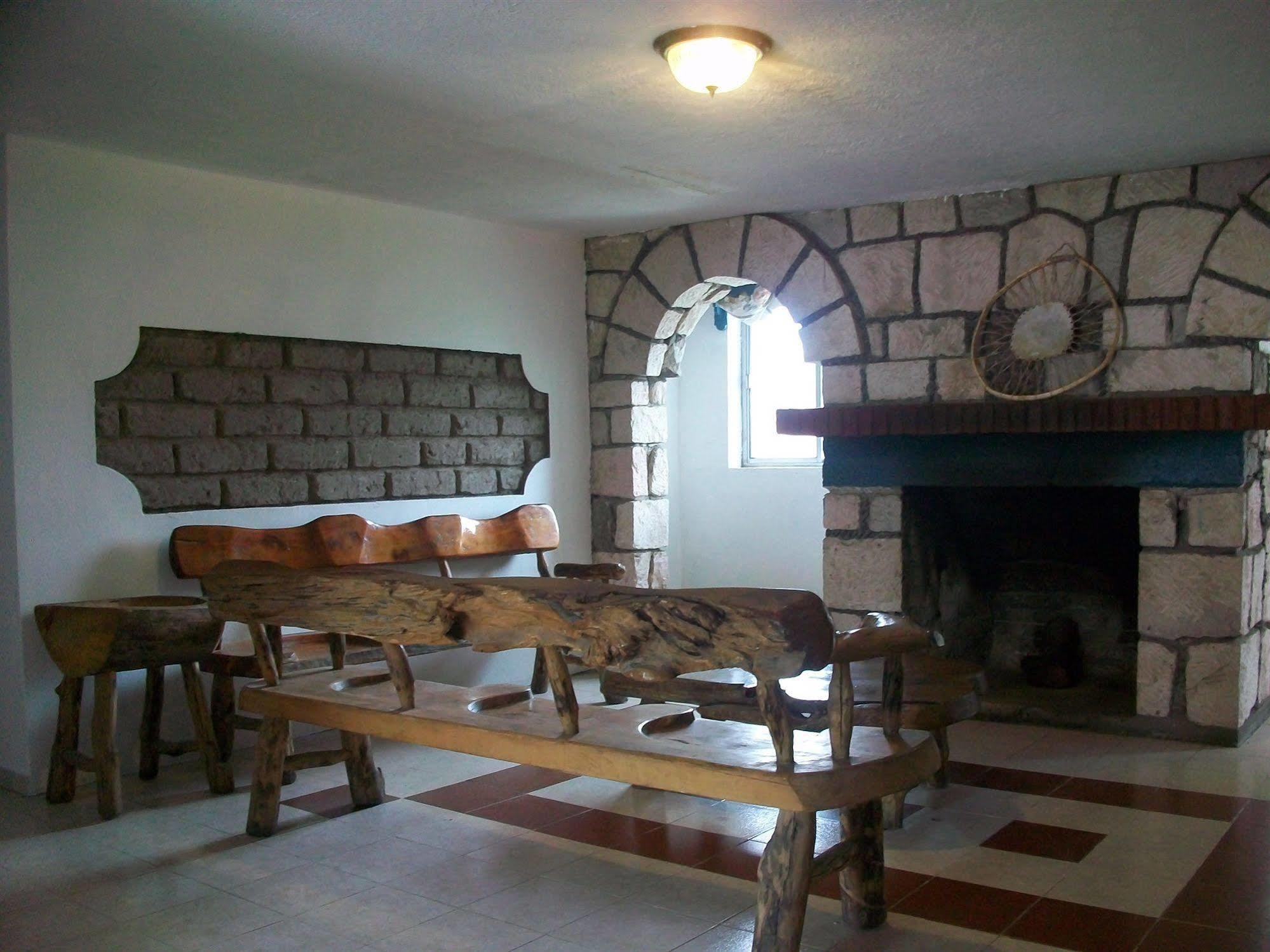 Hotel Posada Del Cobre Креел Екстериор снимка